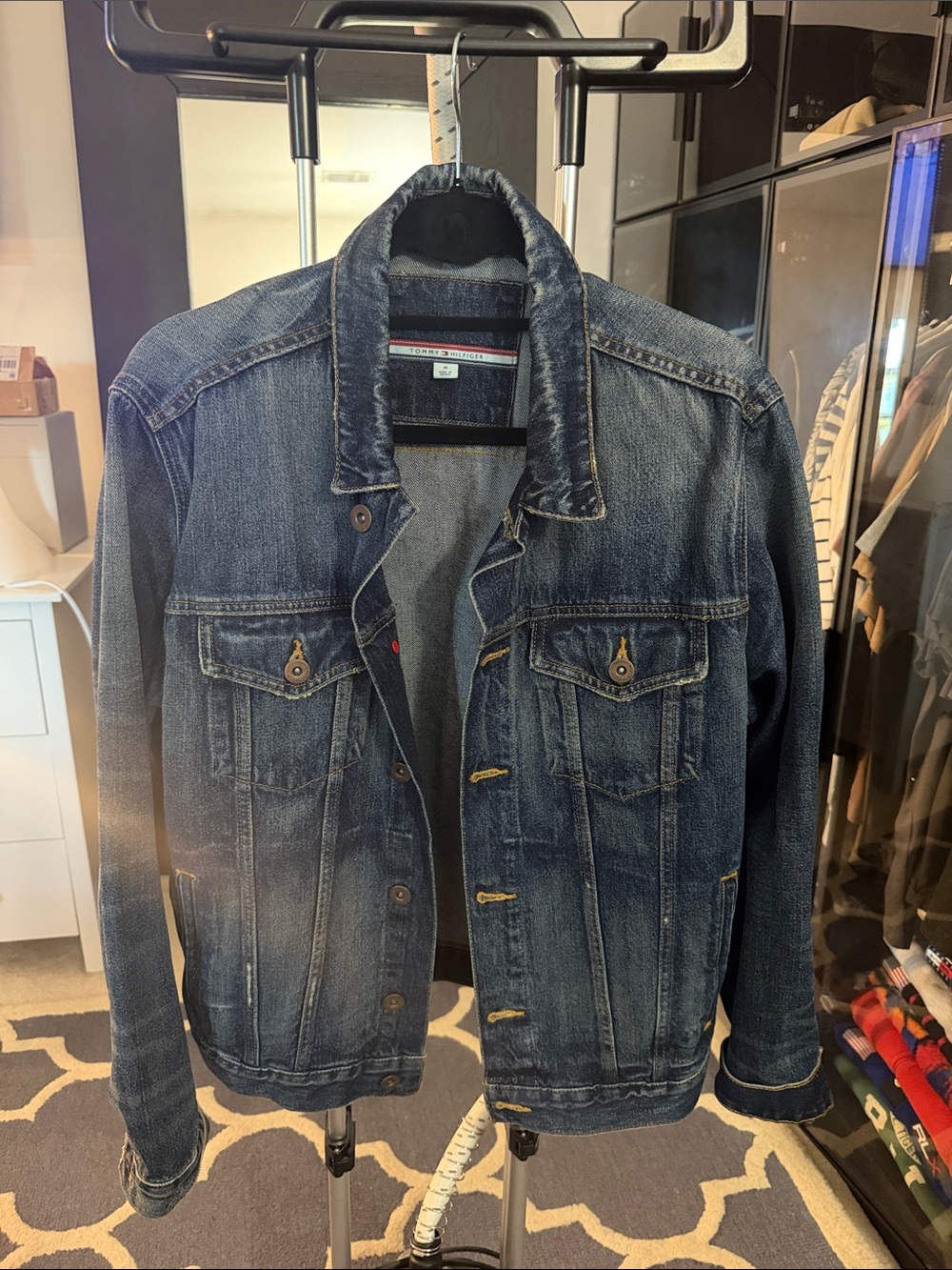 Tommy Hilfiger Men's Indigo Jean Jacket sz M.